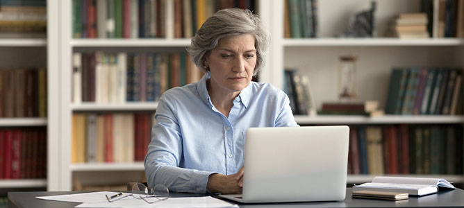 Widow on computer